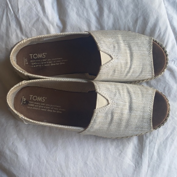 Peep Toe Toms - Picture 2 of 4